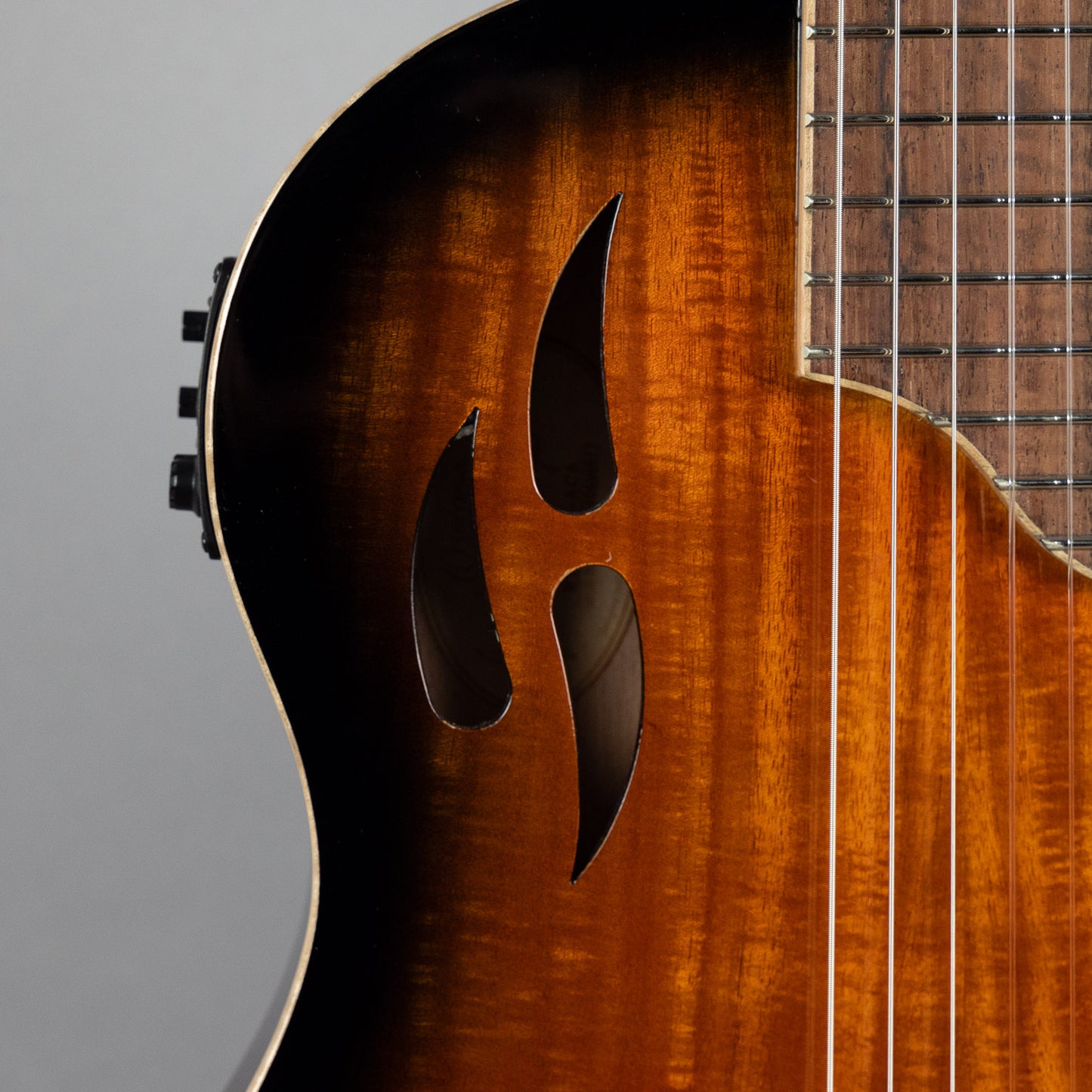 Ortega TourPlayer Deluxe Nylon String Guitar, Acacia Burst Top