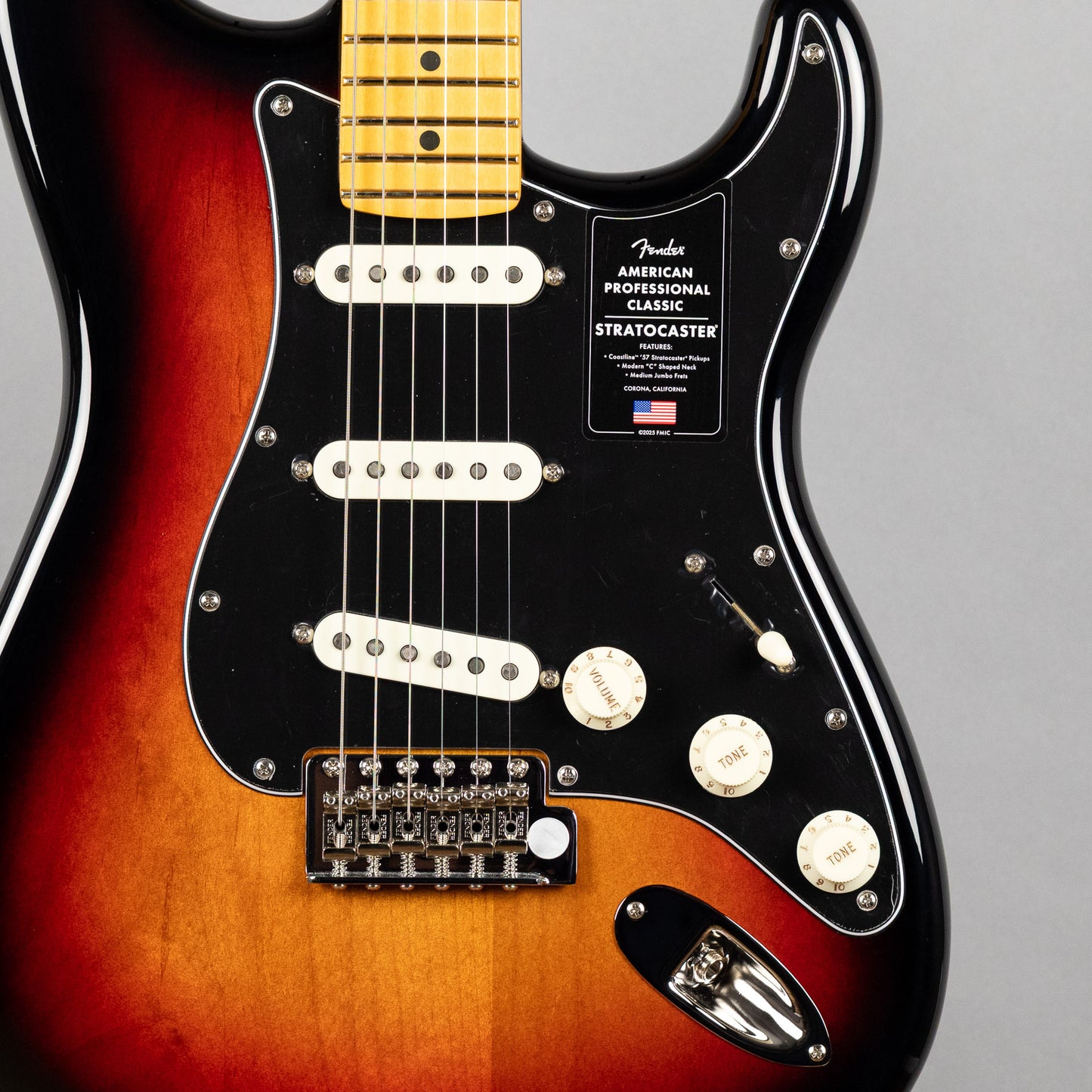 Fender American Professional Classic Stratocaster, 3-Color Sunburst