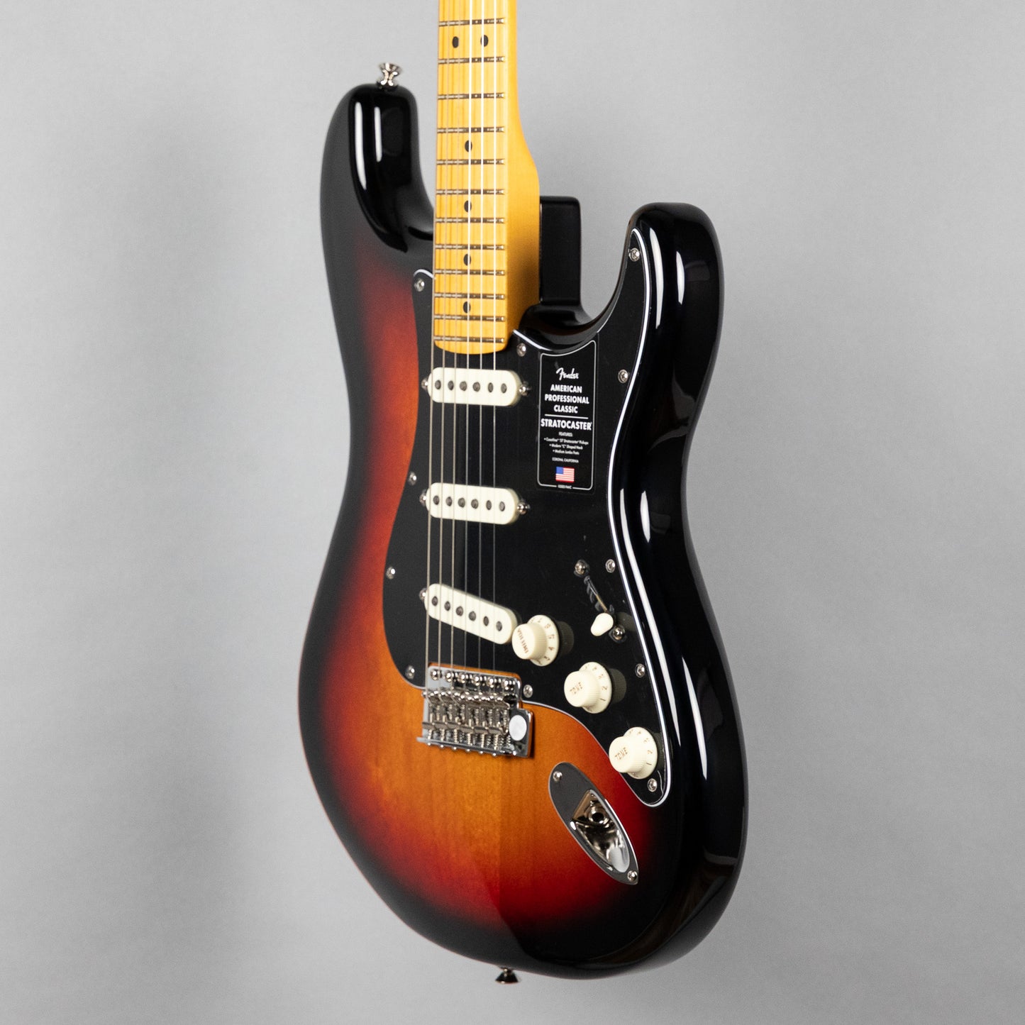 Fender American Professional Classic Stratocaster, 3-Color Sunburst