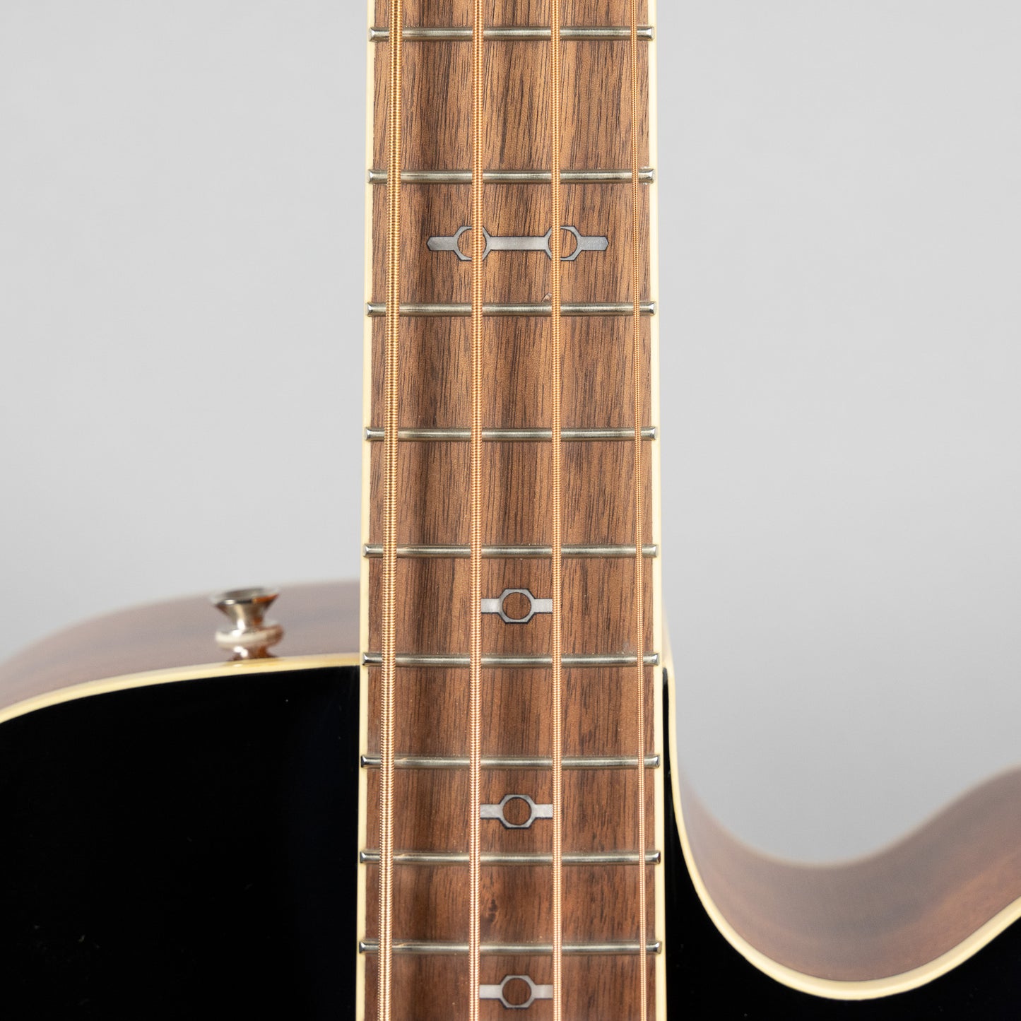 Fender FA-450CE Acoustic Bass in Sunburst