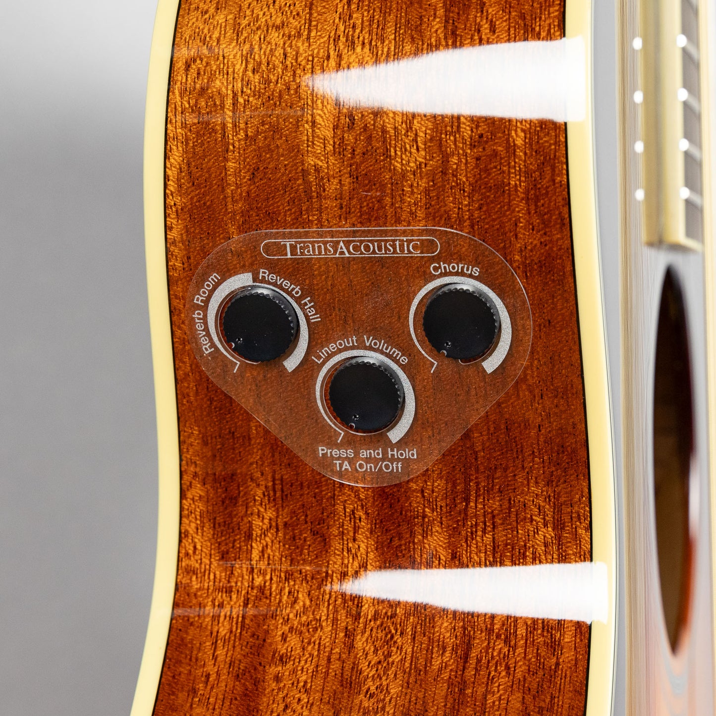 Yamaha FS-TA TransAcoustic in Brown Sunburst (IJL180066)