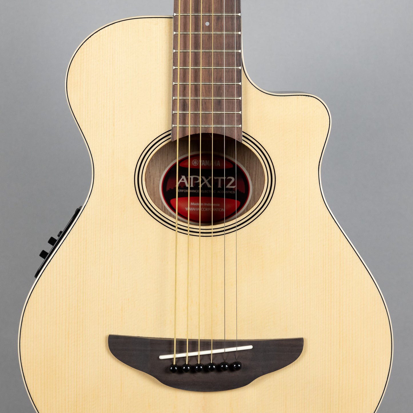 Yamaha APXT2 3/4-Size Acoustic/Electric Guitar in Natural
