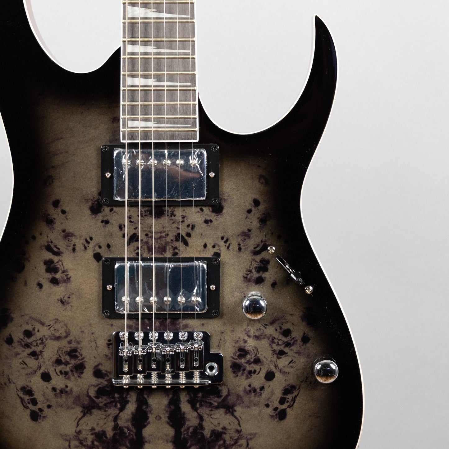 Ibanez GRG220PA1 GIO Series in Transparent Brown Black Burst