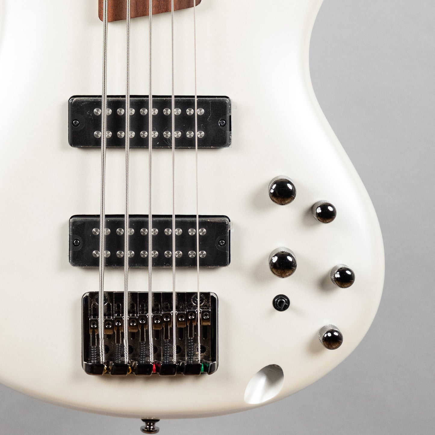 Ibanez SR305E SR Standard 5-String Bass, Pearl White