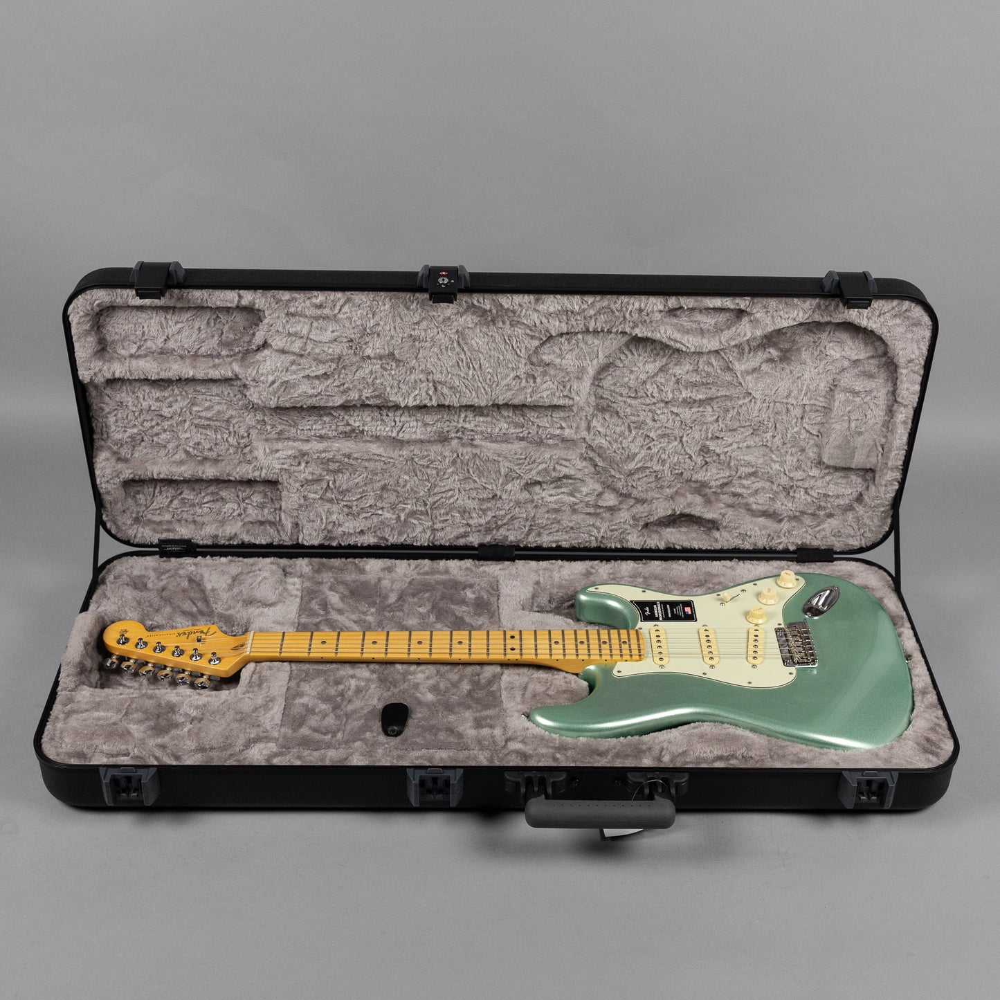 Fender American Professional II Stratocaster in Mystic Surf Green (US23075100)