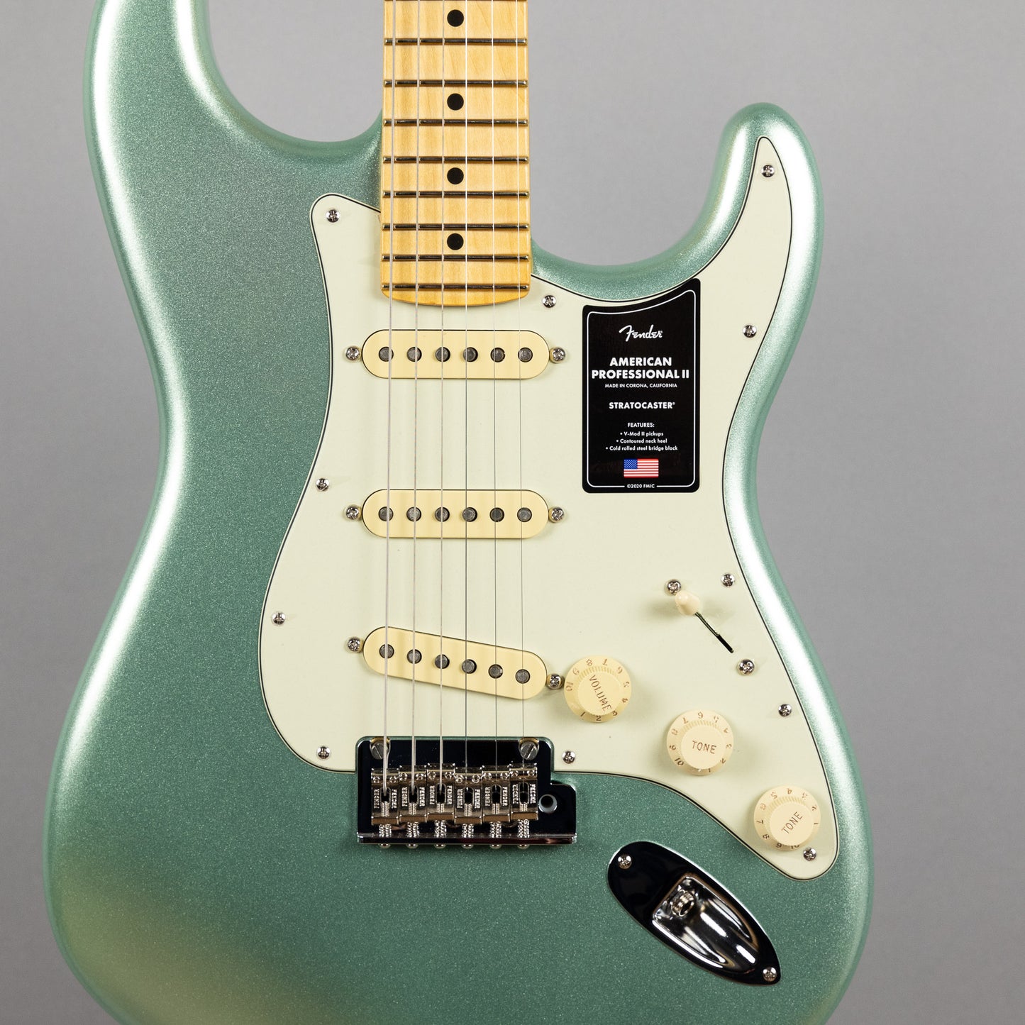 Fender American Professional II Stratocaster in Mystic Surf Green (US23075100)