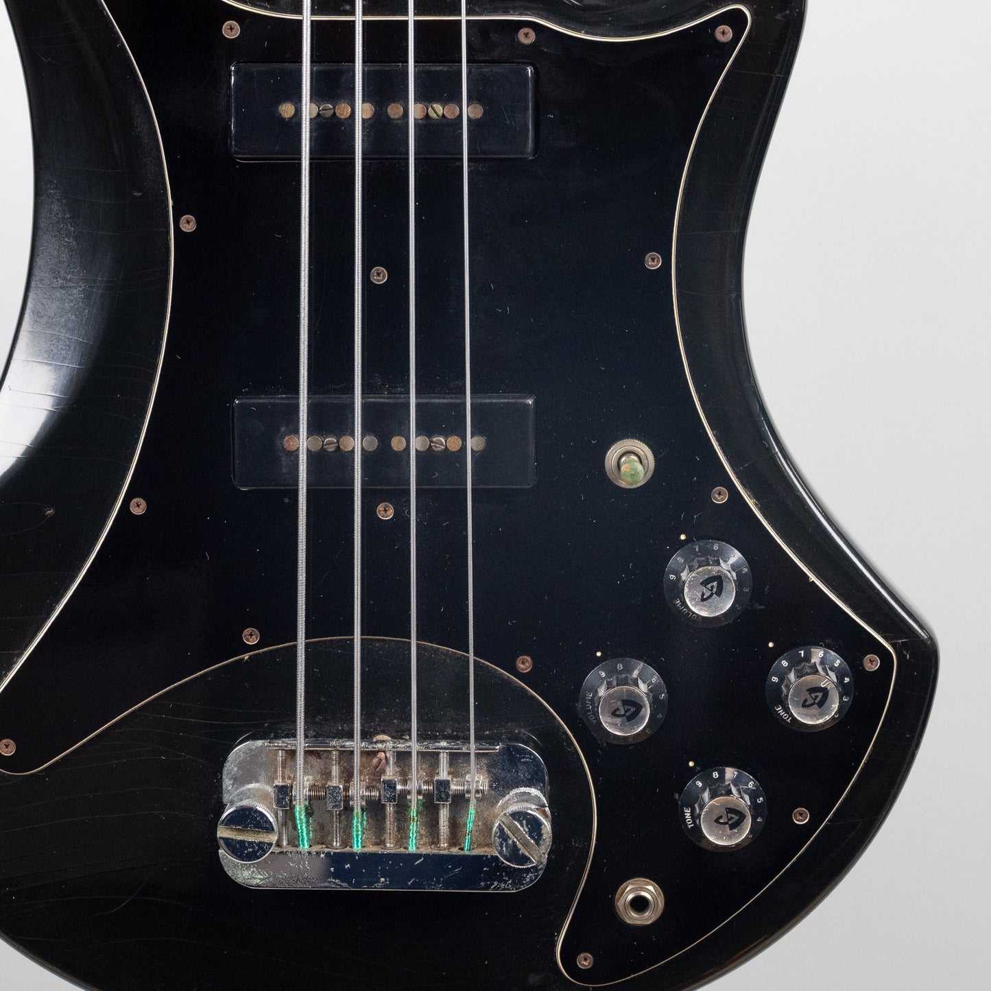 Used Guild B-302 4-String Bass, Black