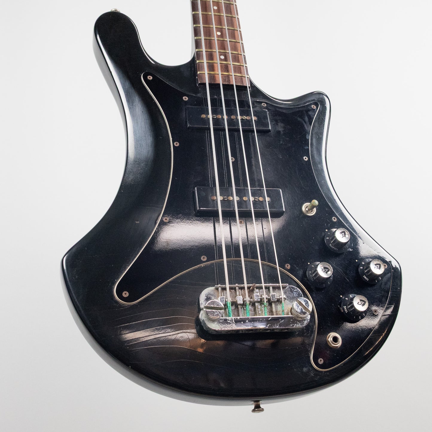 Used Guild B-302 4-String Bass, Black