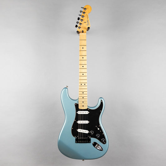 Used Fender MIM Stratocaster w/Hardshell Case