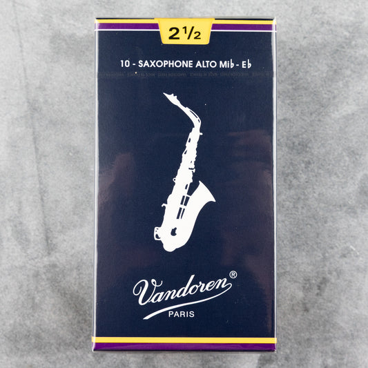 Vandoren Traditional Alto Sax Reeds, Strength 2.5 (Box of 10)