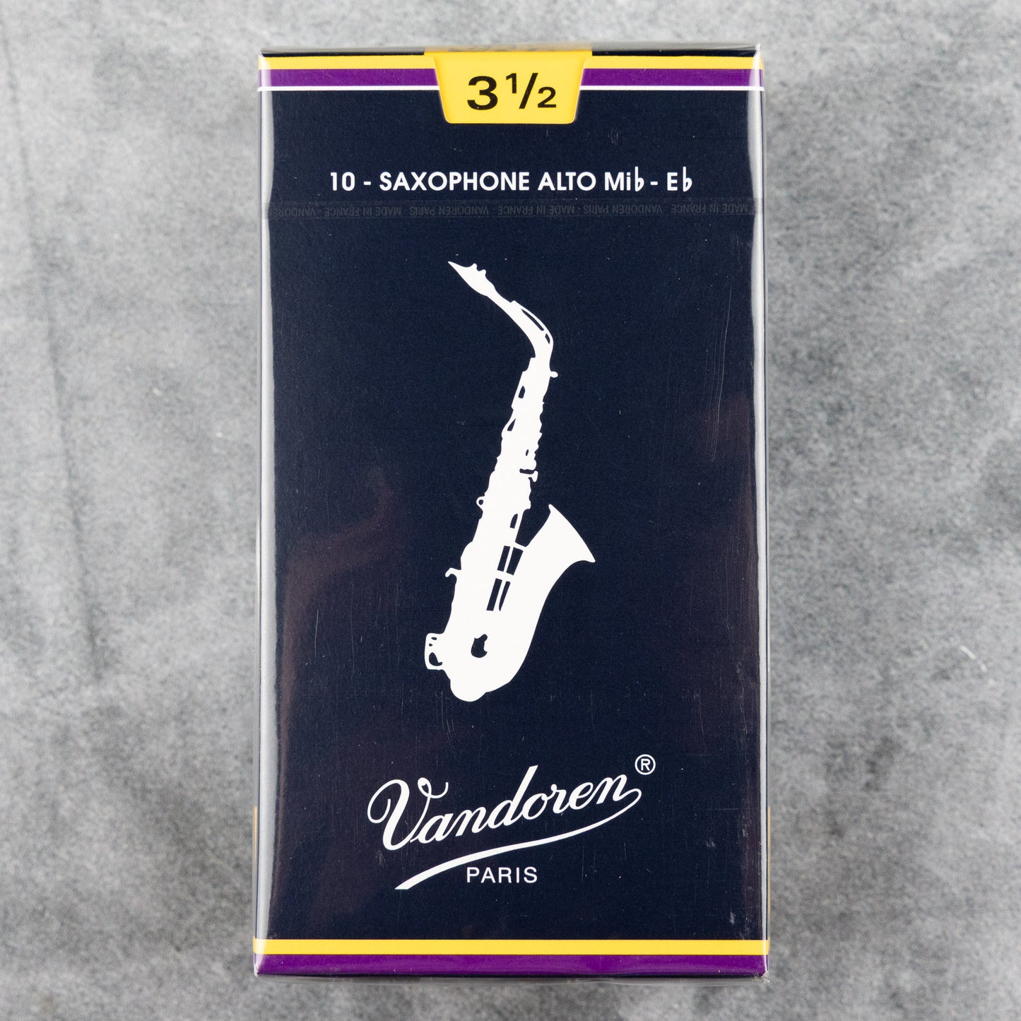 Vandoren Traditional Alto Sax Reeds, Strength 3.5 (Box of 10)