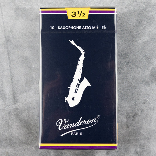 Vandoren Traditional Alto Sax Reeds, Strength 3.5 (Box of 10)