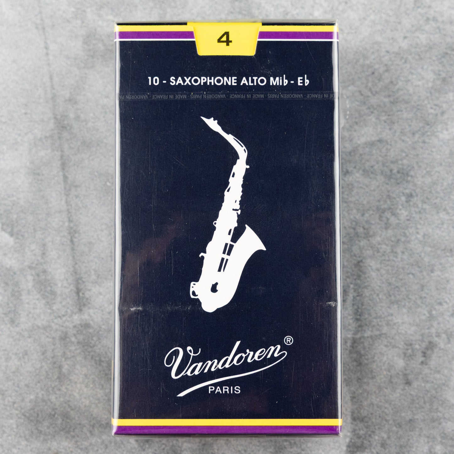 Vandoren Traditional Alto Sax Reeds, Strength 4 (Box of 10)