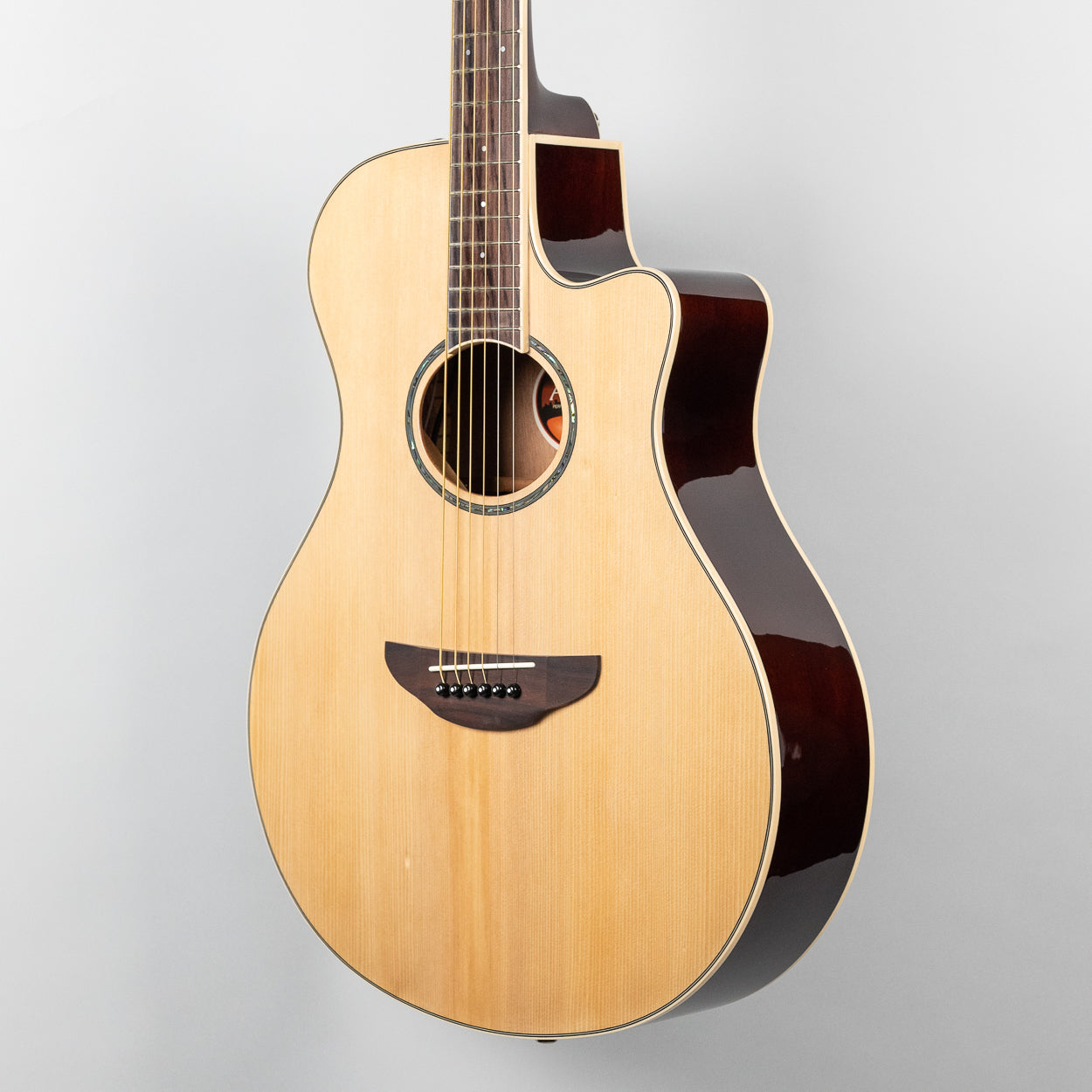 Yamaha APX600 Thinline Acoustic Guitar, Natural