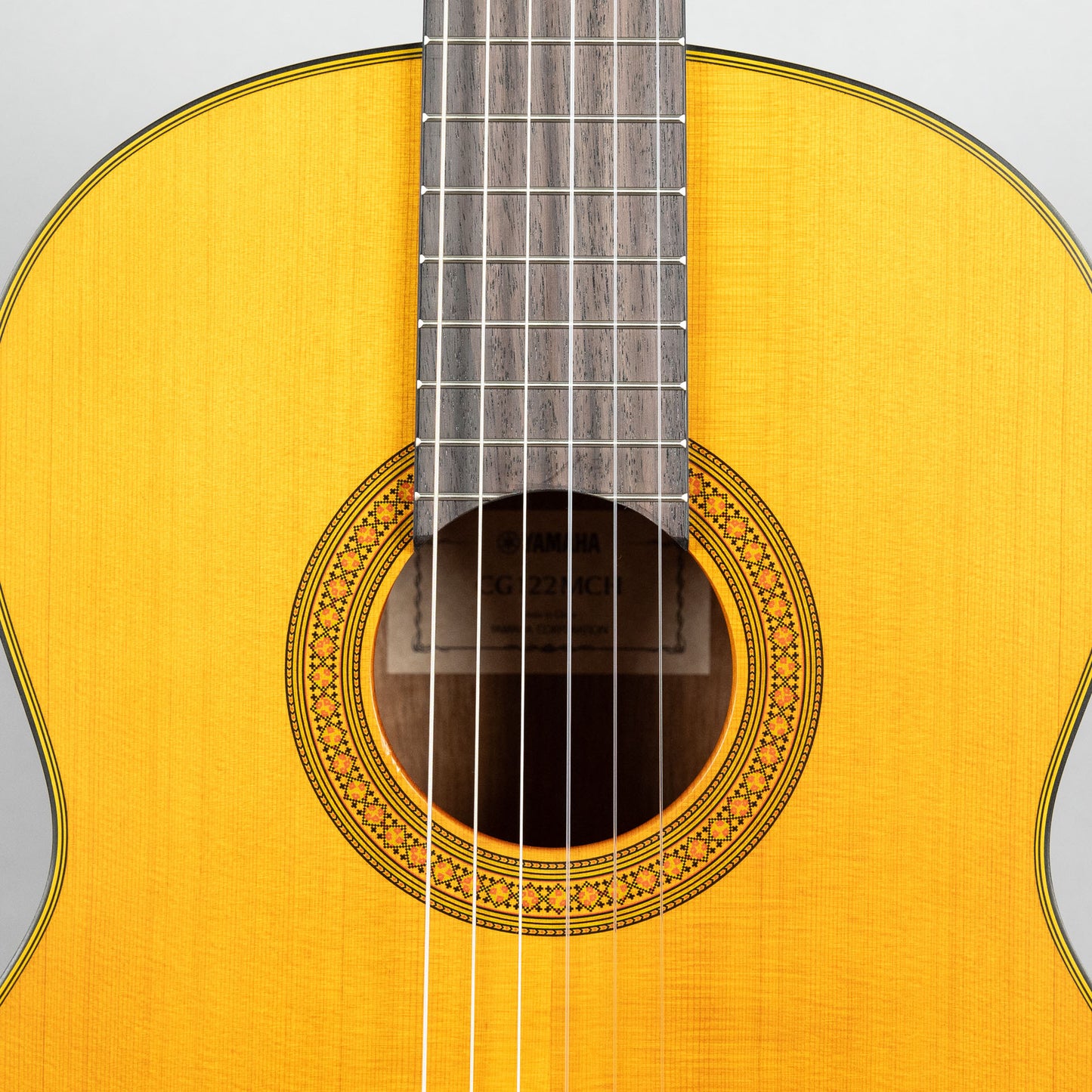 Yamaha CG122MCH Classical Guitar, Cedar Top
