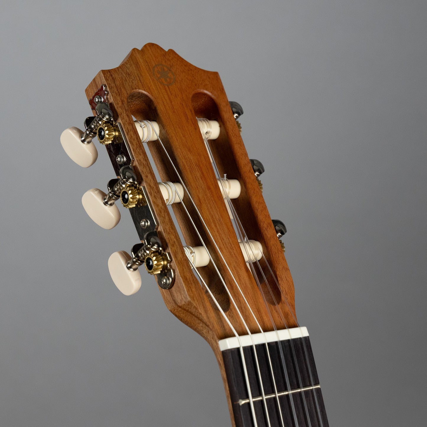 Yamaha GL1TBS Guitalele, Tobacco Sunburst Finish