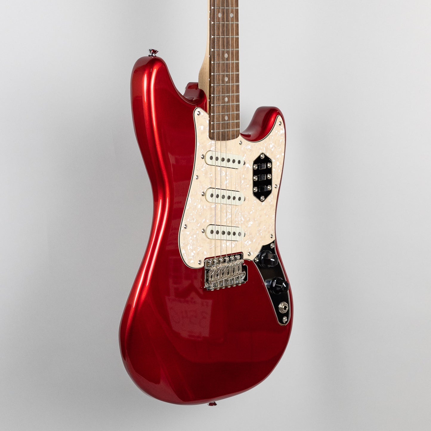 Squier Paranormal Cyclone in Candy Apple Red