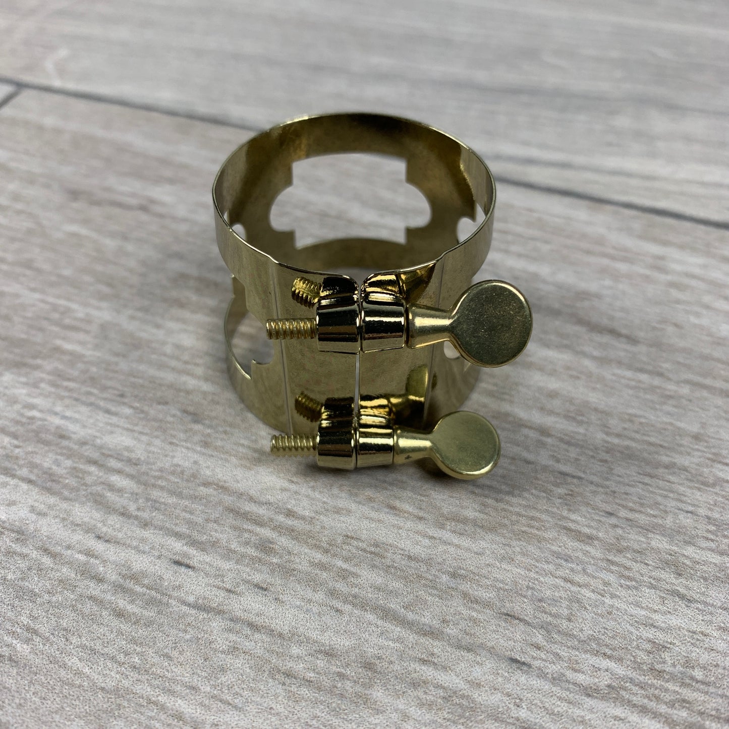 Selmer Eb Baritone Saxophone Ligature, Gold Lacquer Finish
