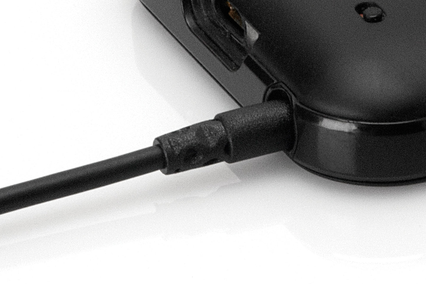 Hosa Headphone Adapter 3.5 mm TRRS to Slim 3.5 mm TRRS