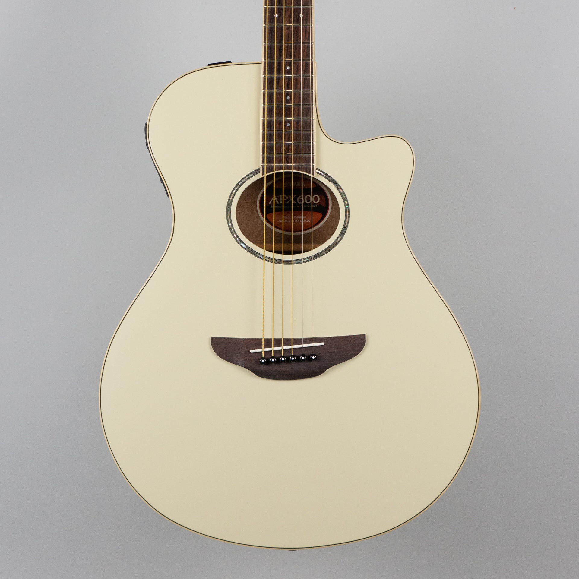 Yamaha APX600 Electro-Acoustic Guitar, Vintage White – A Strings