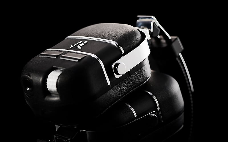 Boss WAZA - AIR Wireless Personal Guitar Amplification Headphones