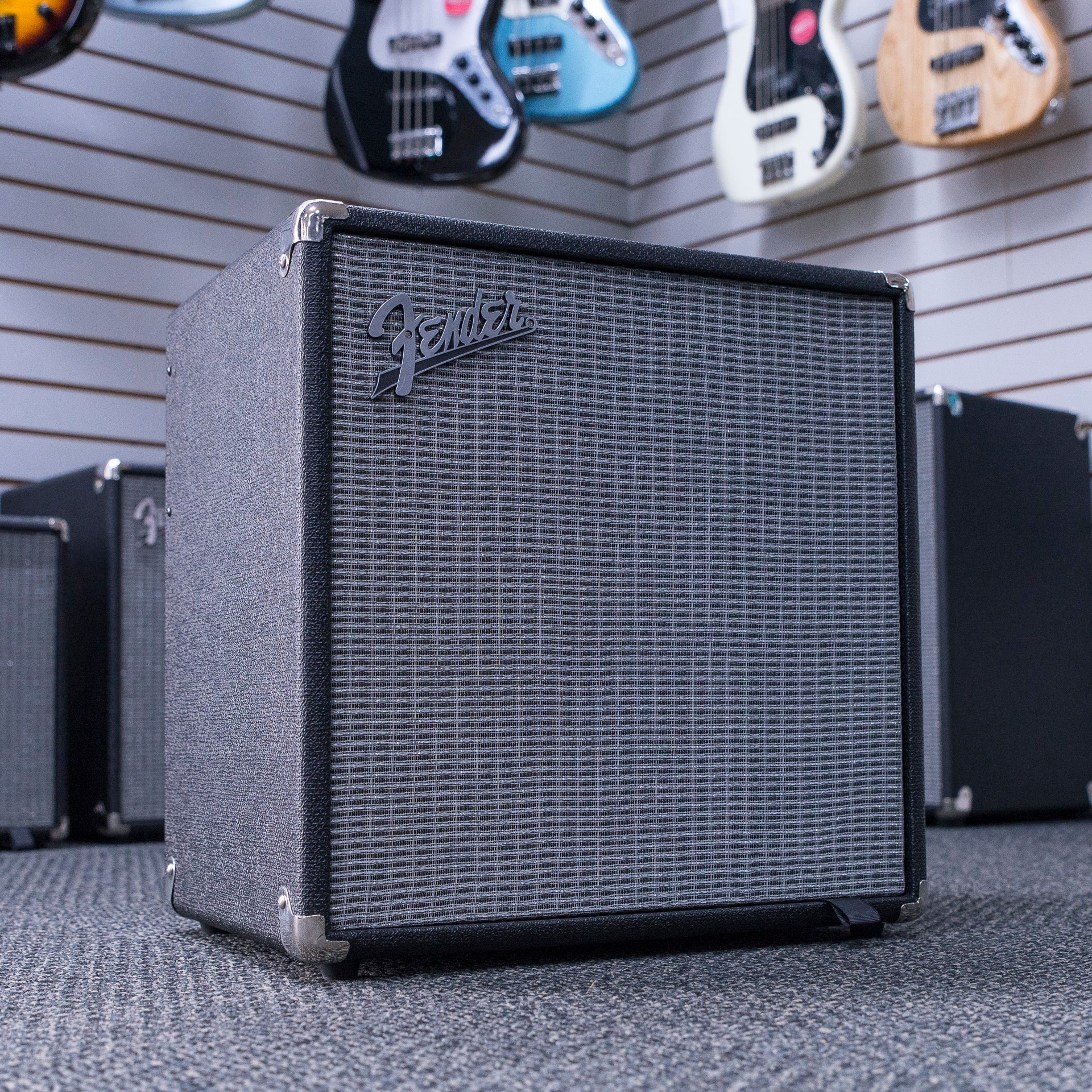 Fender deals bass amplifiers