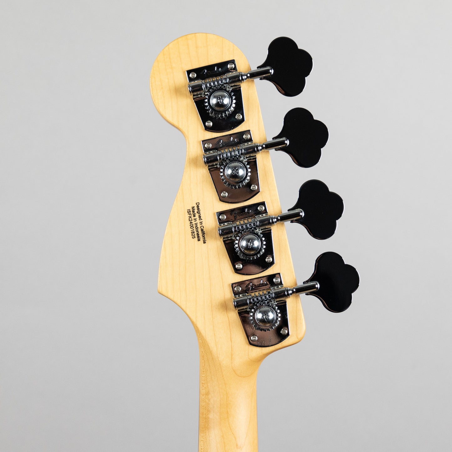 Fender Standard Jazz Bass, 3-Color Sunburst