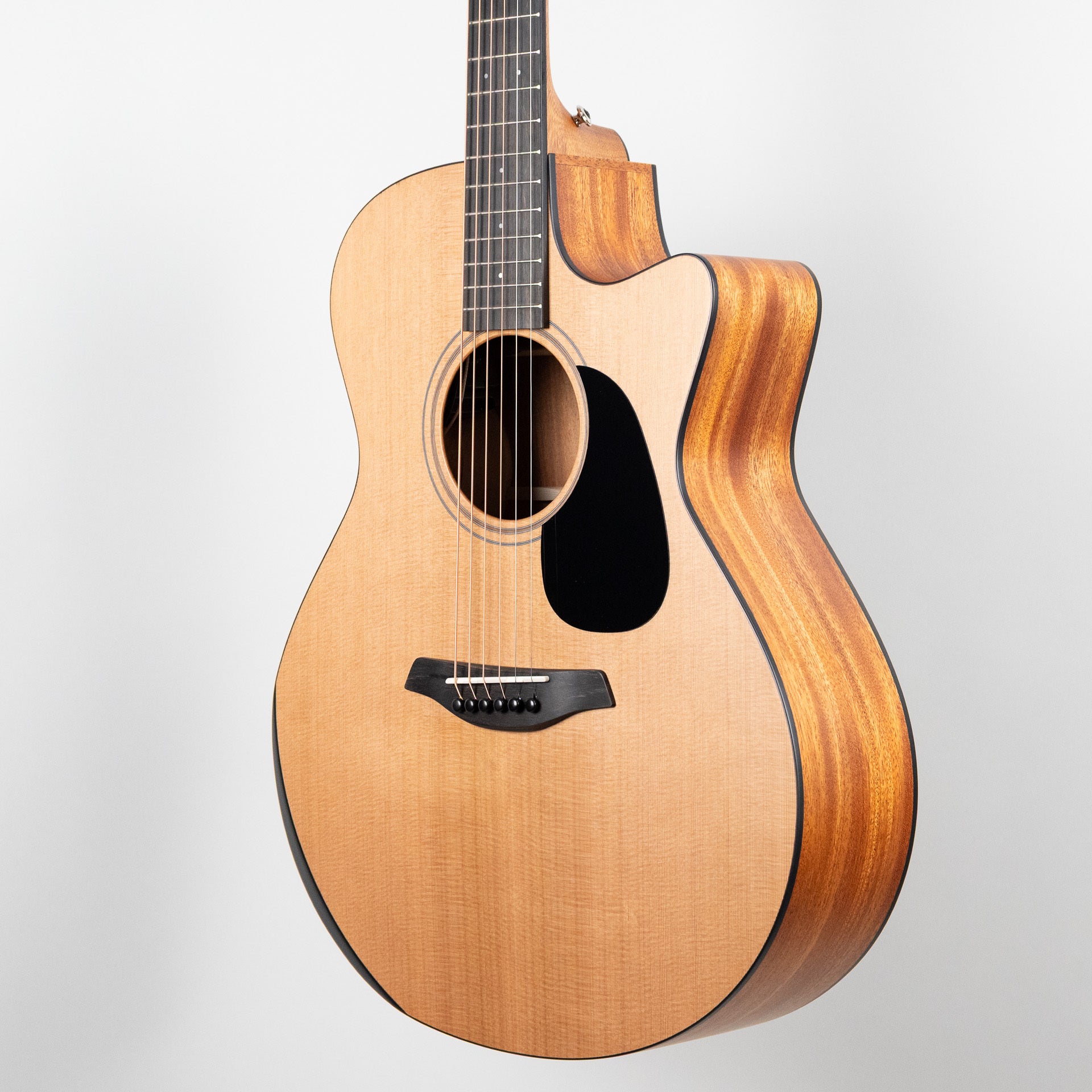 Furch Blue Deluxe Gc-CM a, Western Red Cedar / African Mahogany