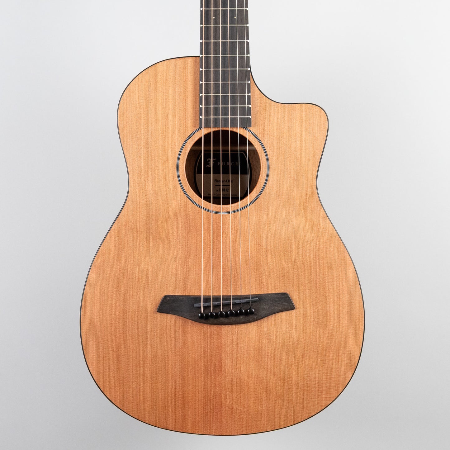 Furch Pioneer-CM a, Western Red Cedar / African Mahogany with Premium Gig Bag
