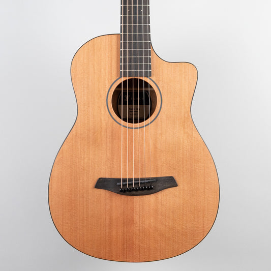 Furch Pioneer-CM a, Western Red Cedar / African Mahogany with Premium Gig Bag