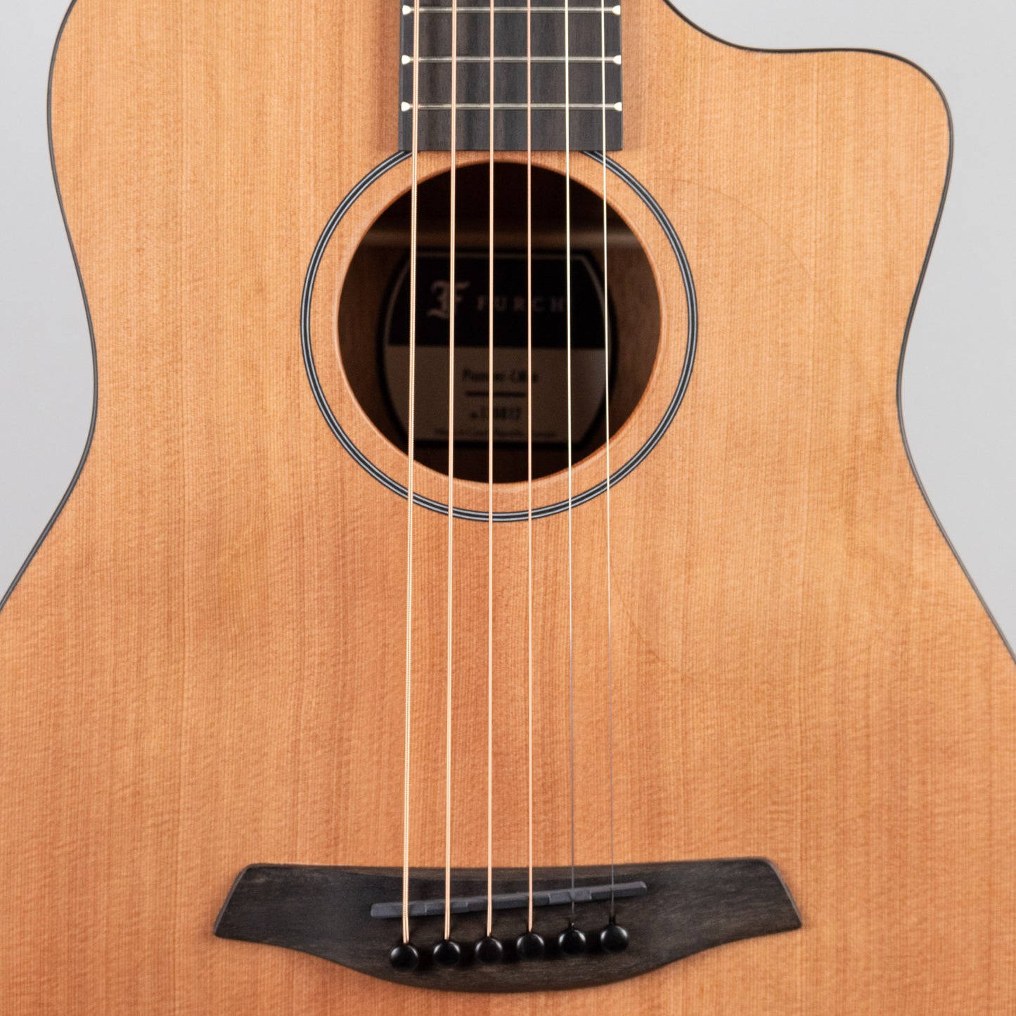 Furch Pioneer-CM a, Western Red Cedar / African Mahogany with Premium Gig Bag