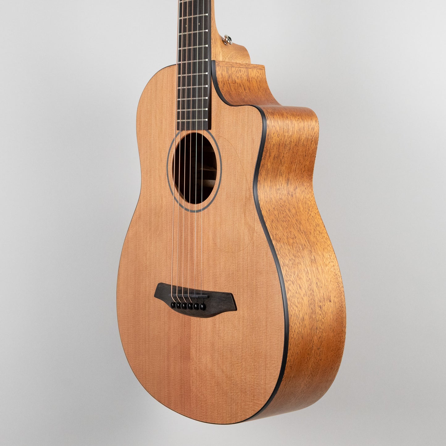 Furch Pioneer-CM a, Western Red Cedar / African Mahogany with Premium Gig Bag