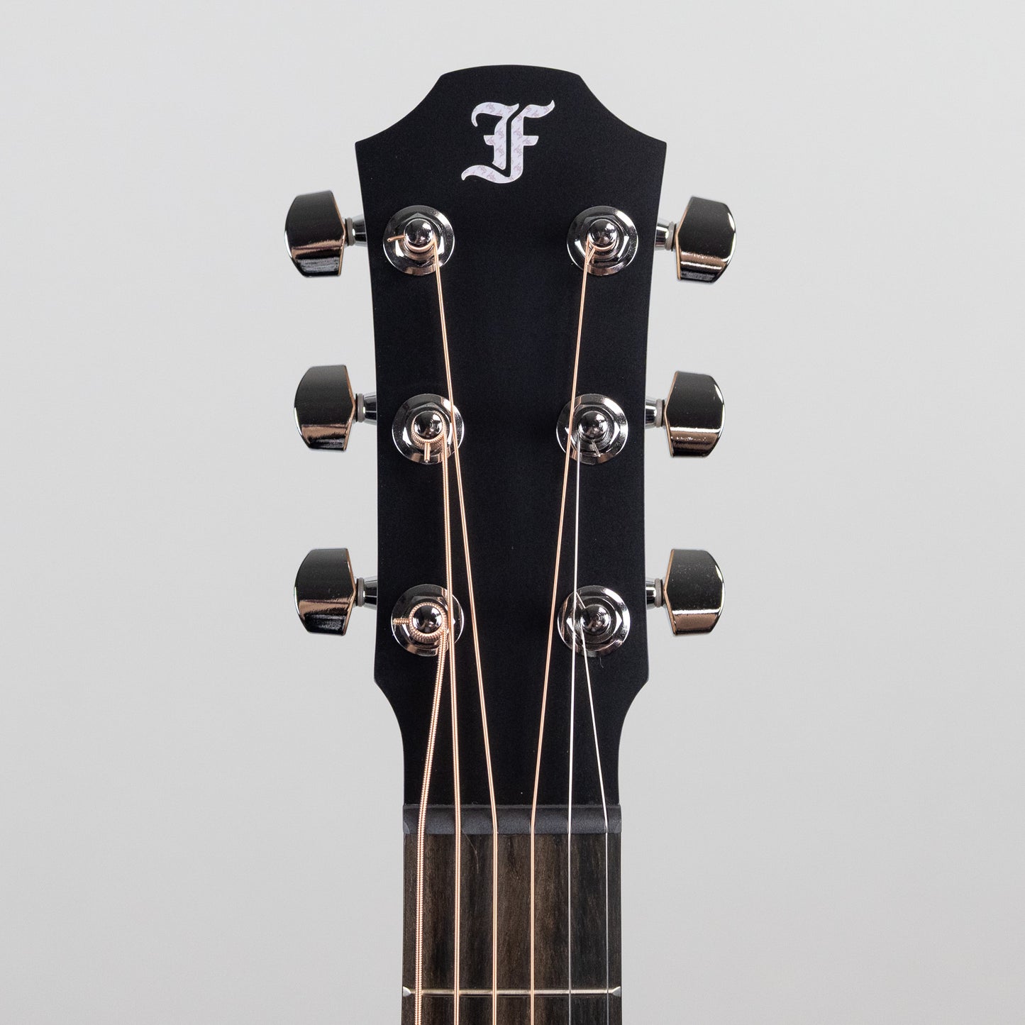 Furch Pioneer-CM a, Western Red Cedar / African Mahogany with Premium Gig Bag