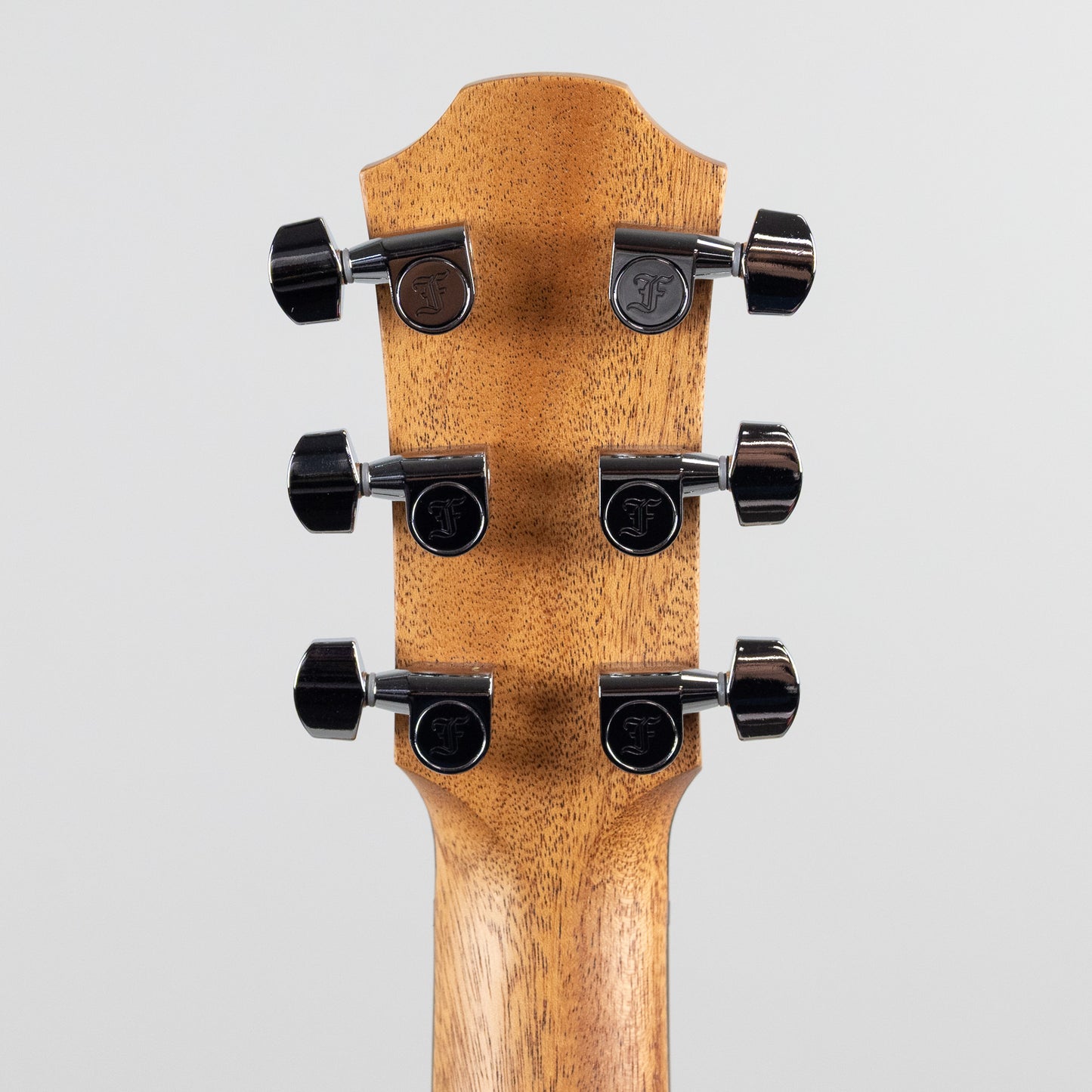Furch Pioneer-CM a, Western Red Cedar / African Mahogany with Premium Gig Bag