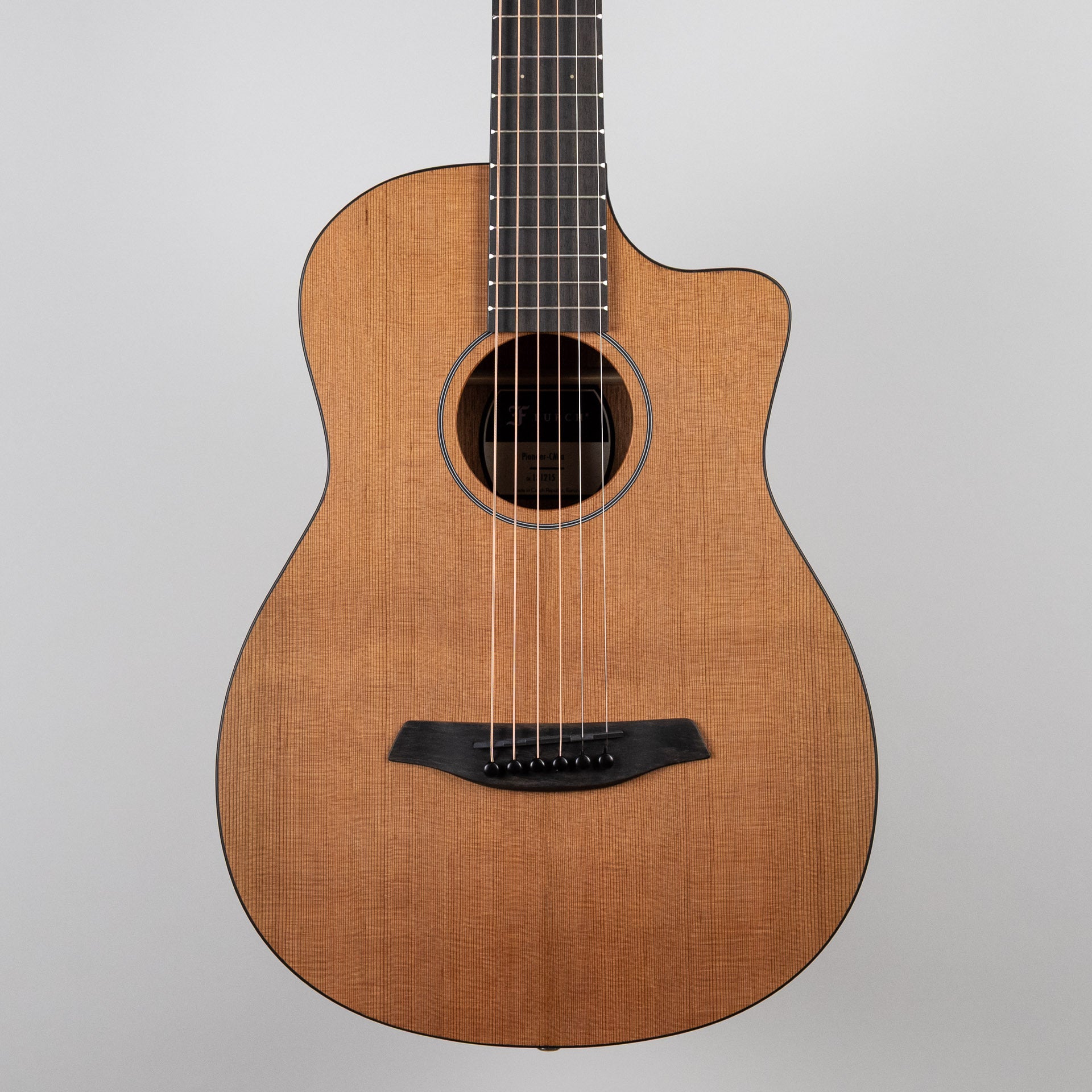 Furch Pioneer-CM a, Western Red Cedar / African Mahogany with