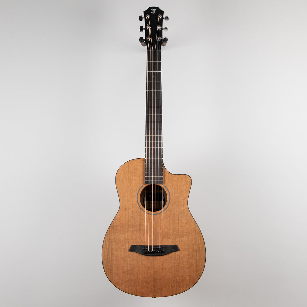 Furch Pioneer-CM a, Western Red Cedar / African Mahogany with Premium Gig Bag