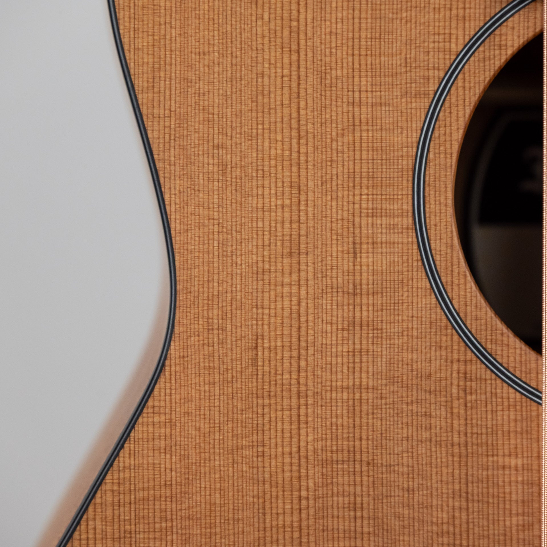 Furch Pioneer-CM a, Western Red Cedar / African Mahogany with Premium Gig Bag