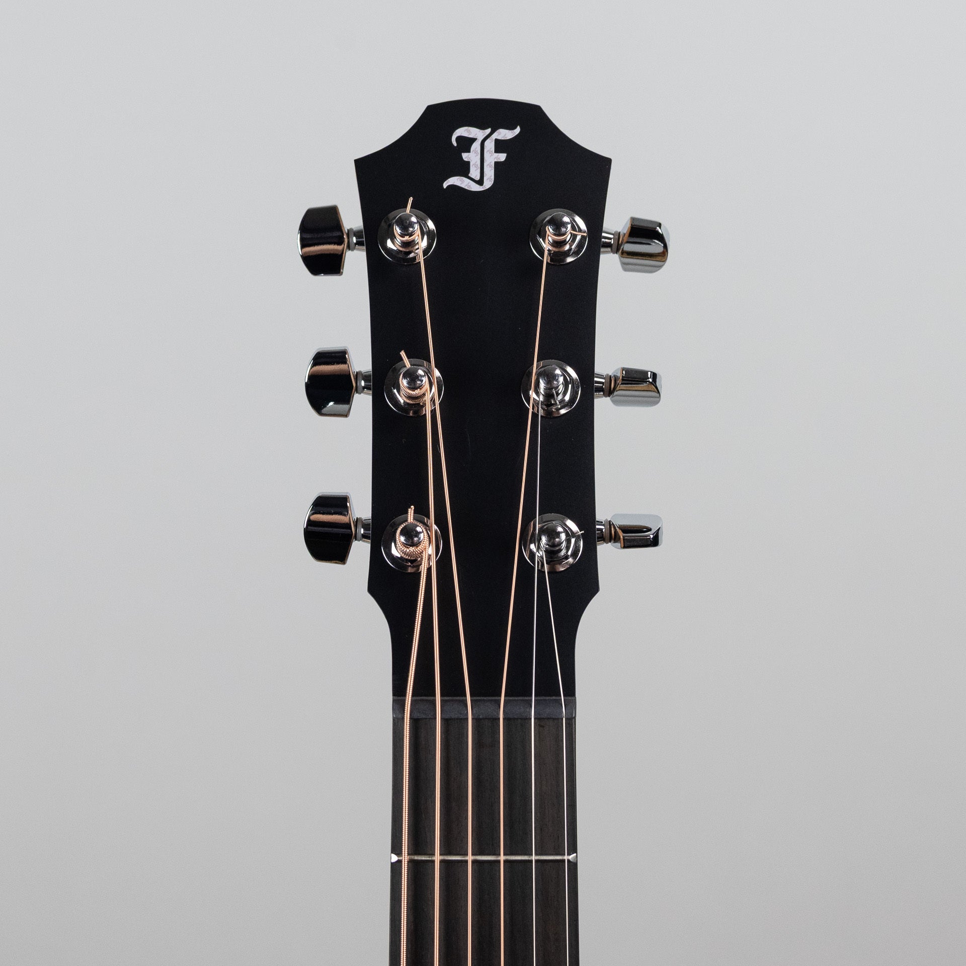 Furch Pioneer-CM a, Western Red Cedar / African Mahogany with Premium Gig Bag