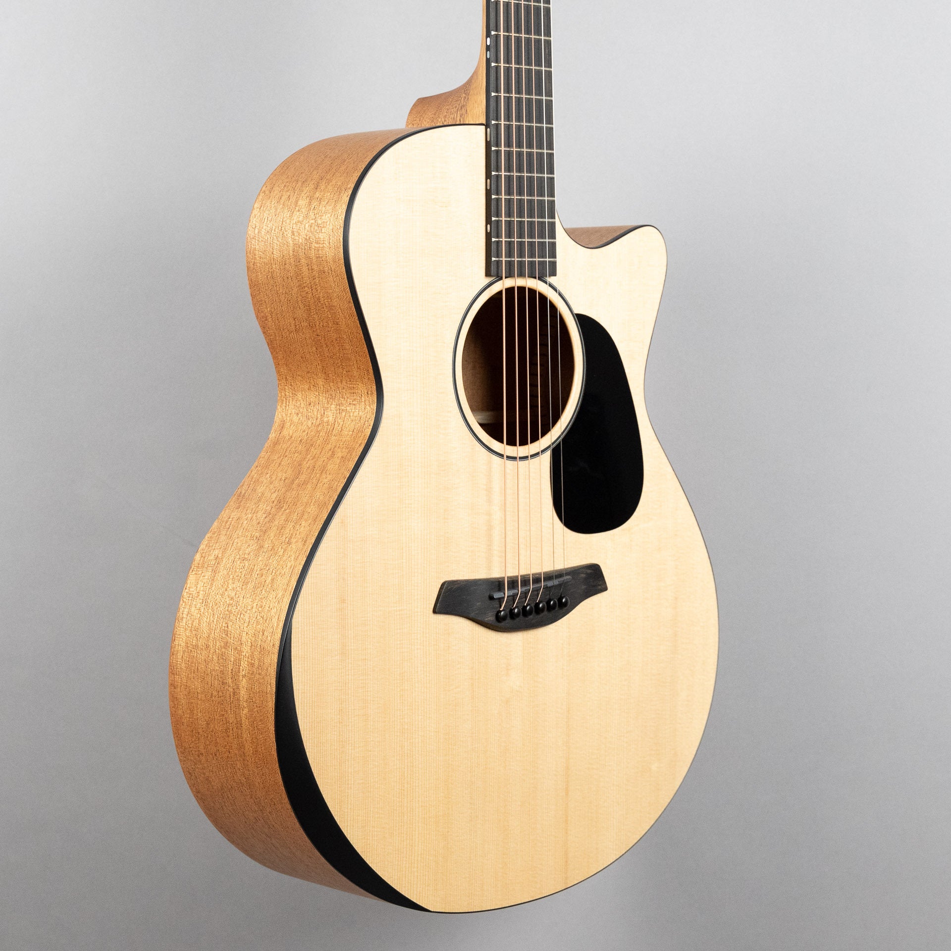 Furch Violet Deluxe Gc-SM, Sitka Spruce / Mahogany