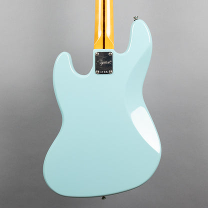 Squier Classic Vibe '60s Jazz Bass in Daphne Blue