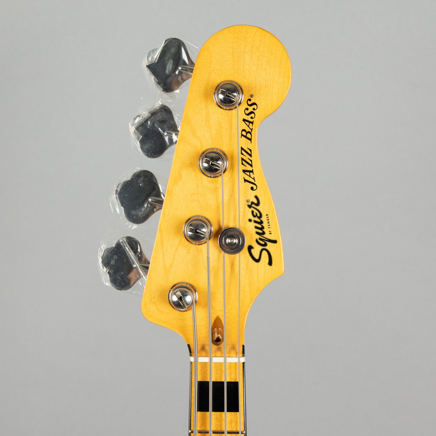 Squier Classic Vibe '70s Jazz Bass in 3-Color Sunburst
