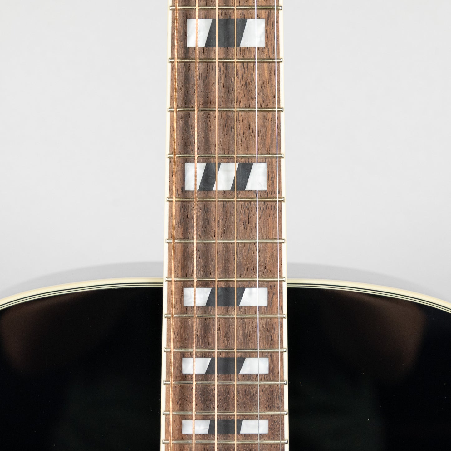 Ibanez AJ70M1E Artwood Jumbo Acoustic, Black High Gloss