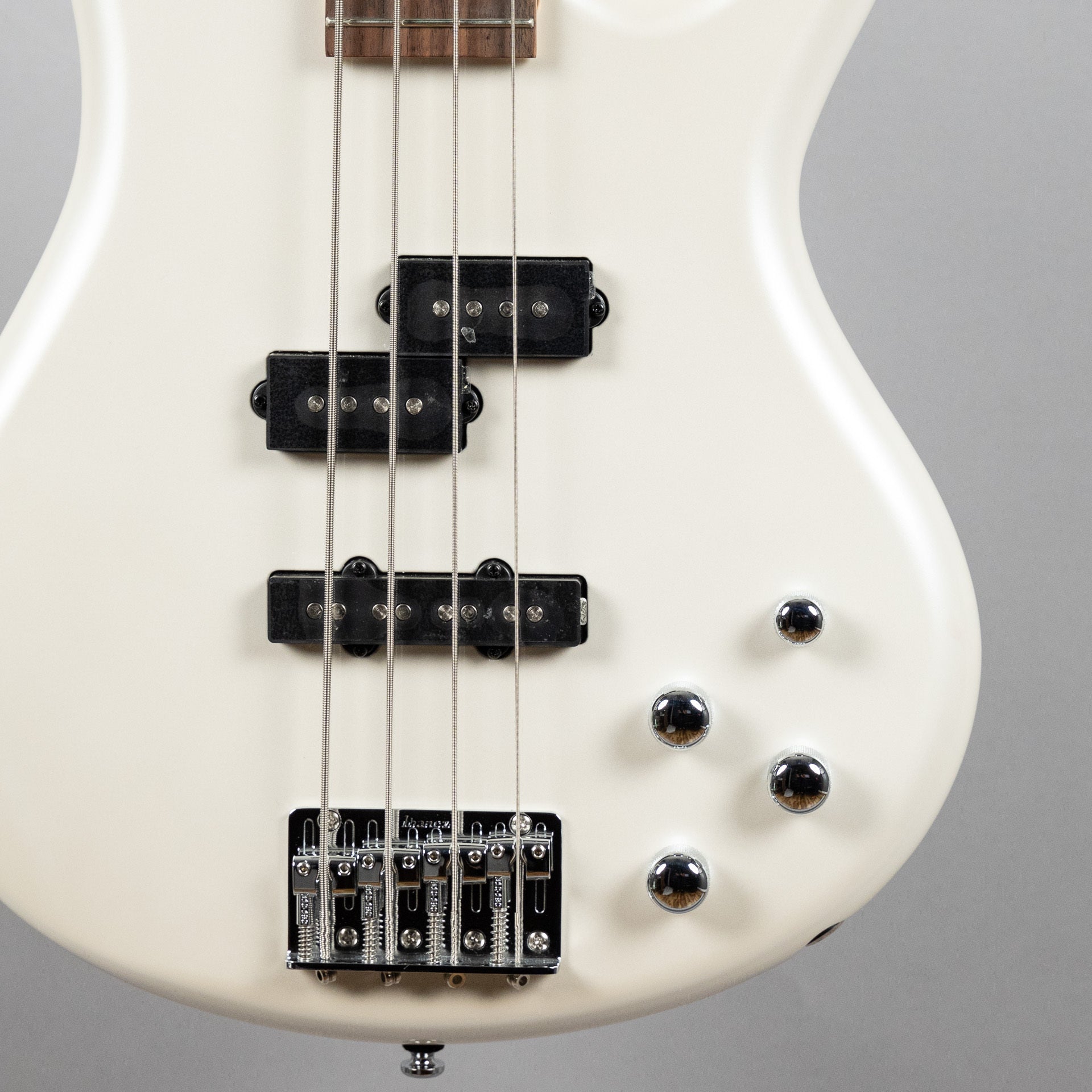 Ibanez GSR200 SR Gio 4-String Bass, Pearl White