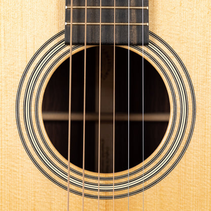 Martin 0012-28 Modern Deluxe Acoustic Guitar