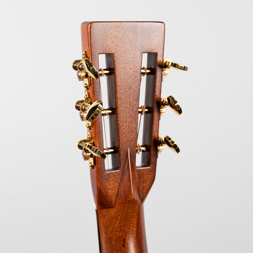 Martin 00-12 28 Modern Deluxe Acoustic Guitar