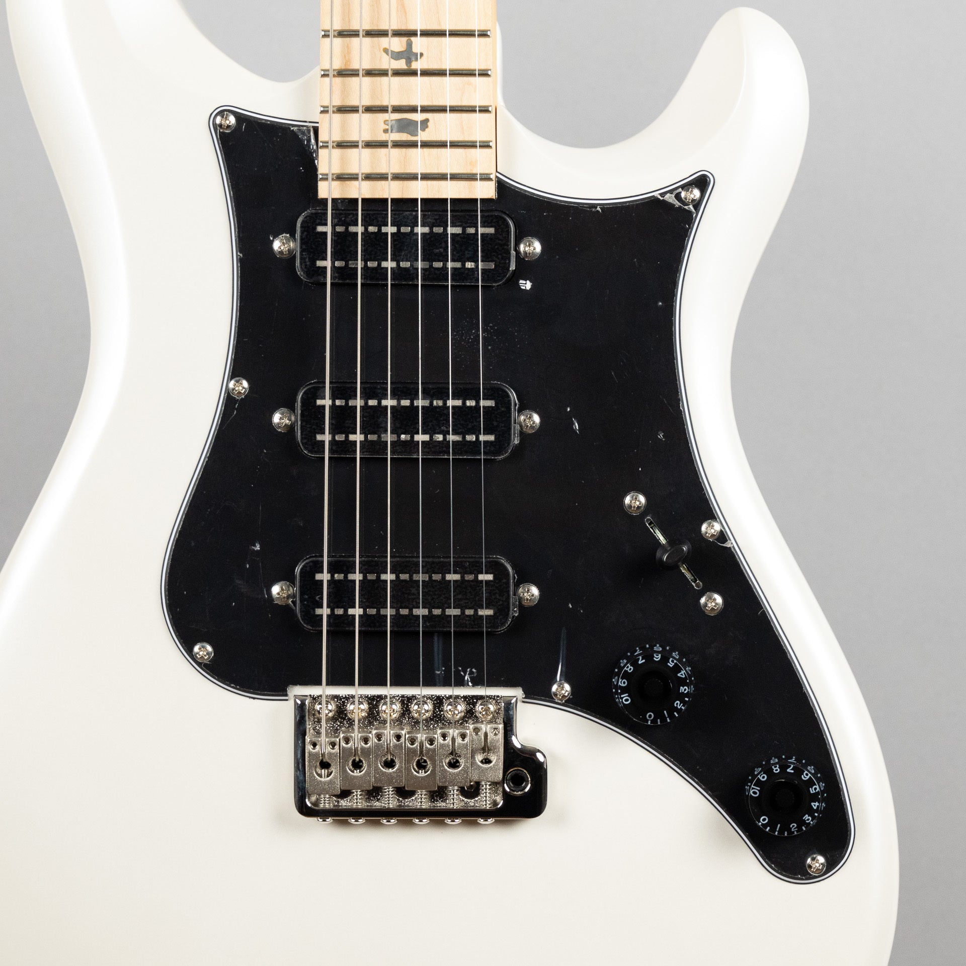 Paul Reed Smith SE NF3 Maple in Pearl White