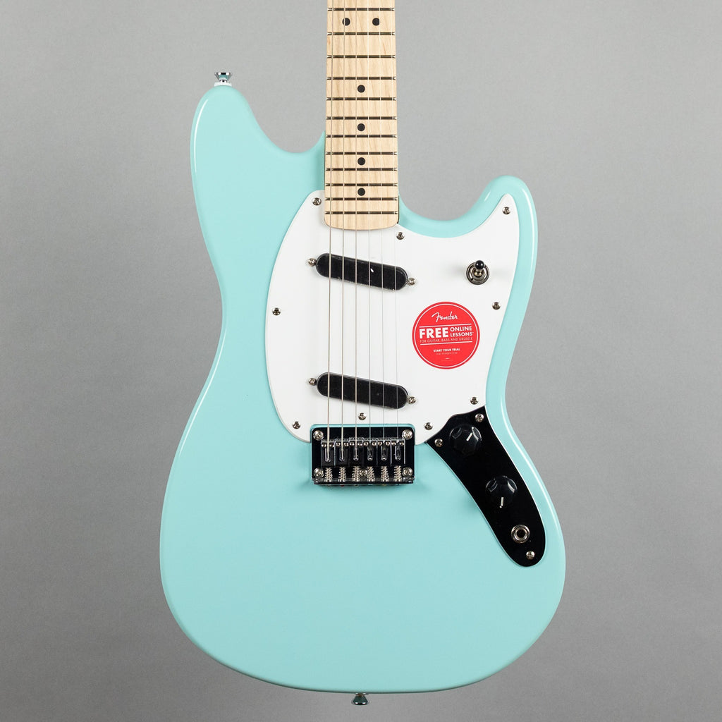 Squier Sonic Mustang, Maple Fingerboard, Daphne Blue