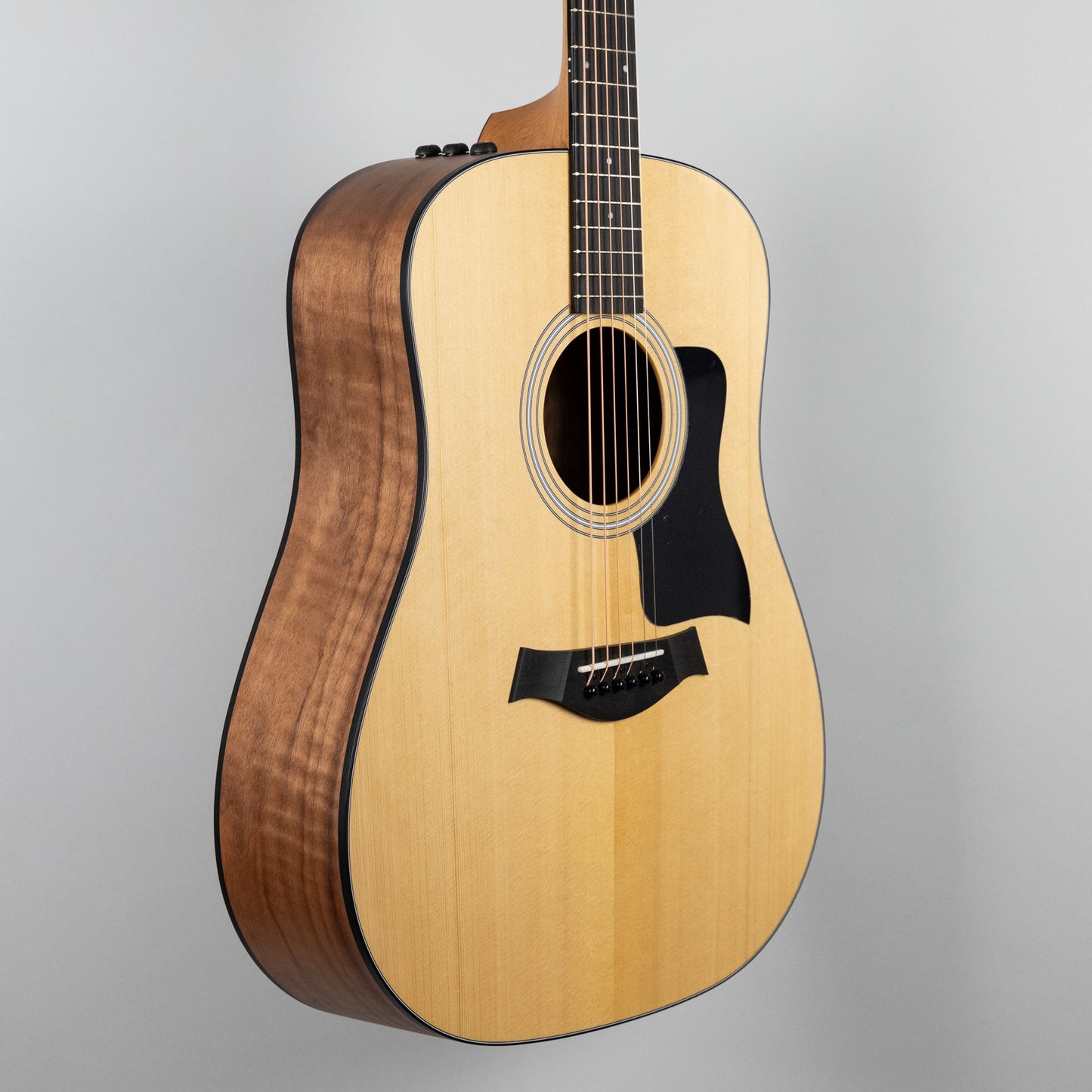 Taylor 110e Acoustic Guitar Walnut Back/Sides