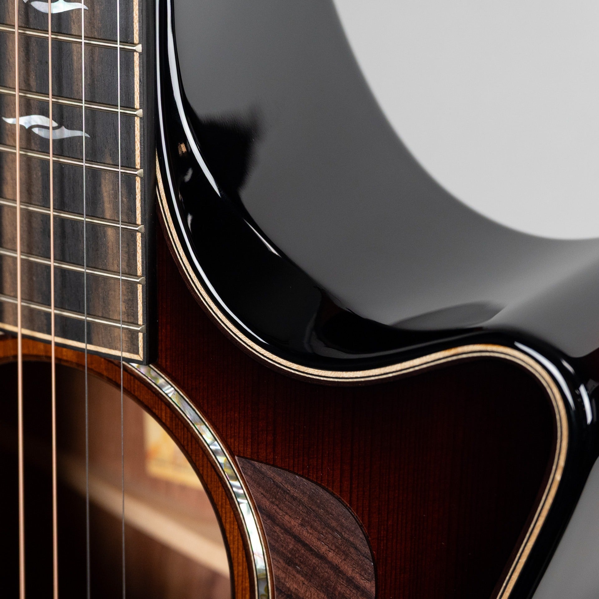 Taylor Builder's Edition 814ce, Next Generation, Honduran Rosewood/Sinker Redwood, Shaded Edgeburst
