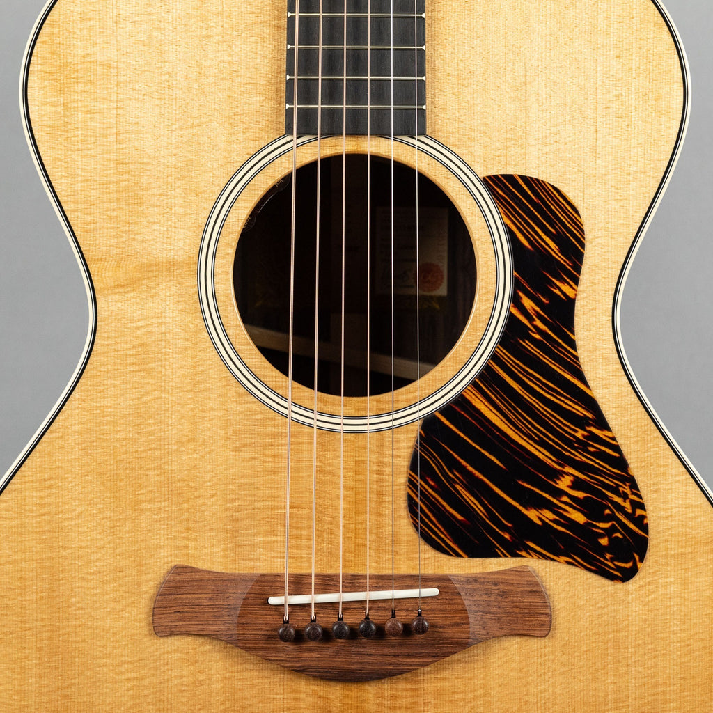 Taylor Gold Label 712e